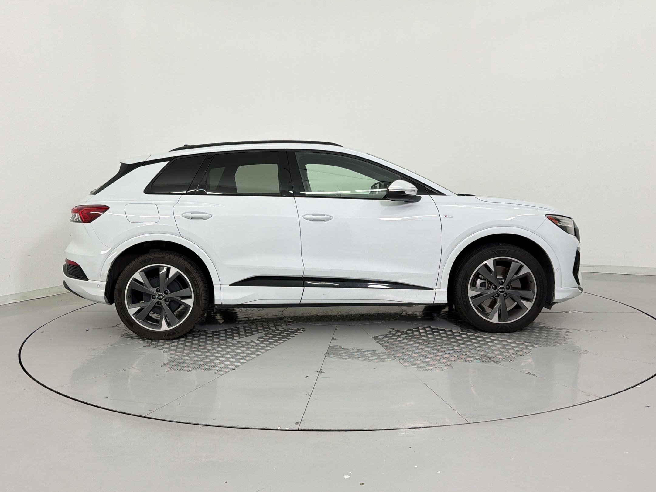 Used 2023 Audi Q4 e-tron Prestige w/ Black Optic Package AWD/4WD image 8
