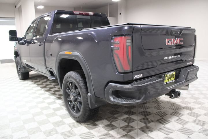 Used 2025 GMC Sierra 2500 AT4 AWD/4WD image 9