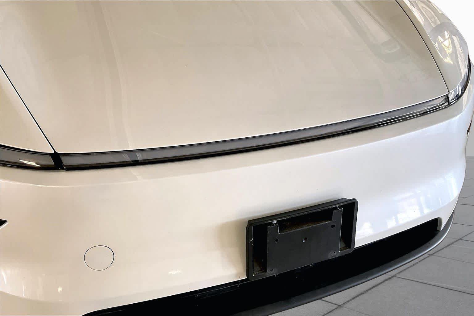 Used 2026 Tesla Model Y 2WD image 28