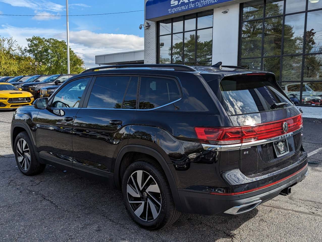 Used 2024 Volkswagen Atlas SE image 10