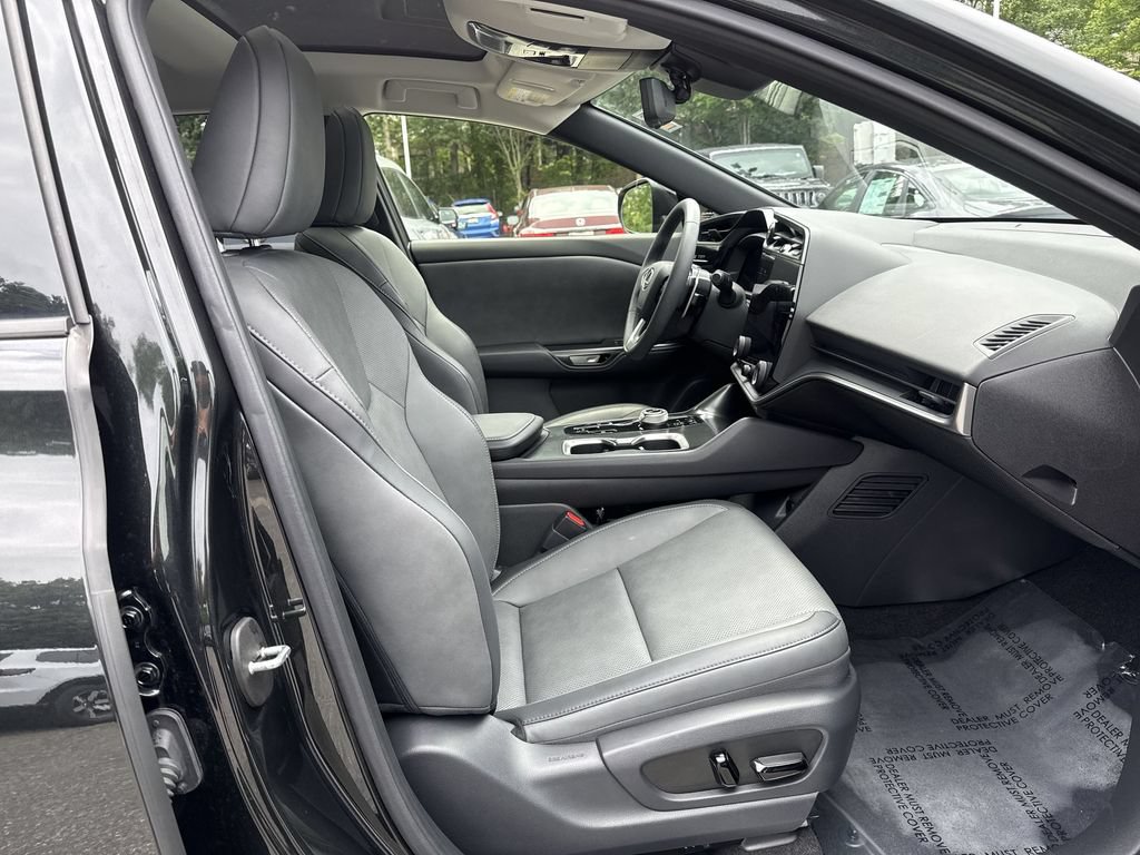 Used 2024 Lexus RZ 450e Premium w/ Technology Package AWD/4WD image 26