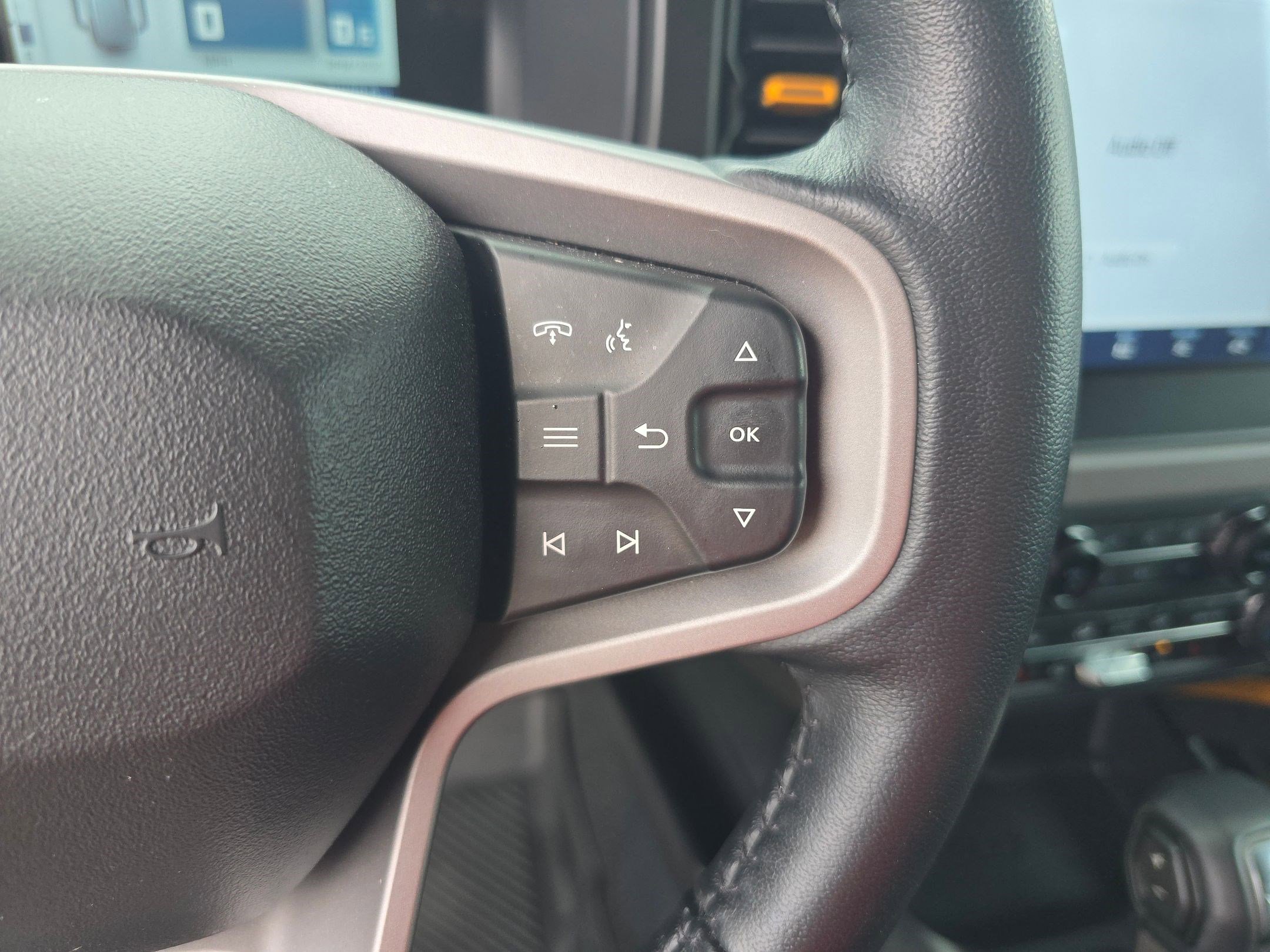 Used 2023 Ford Bronco Badlands image 25