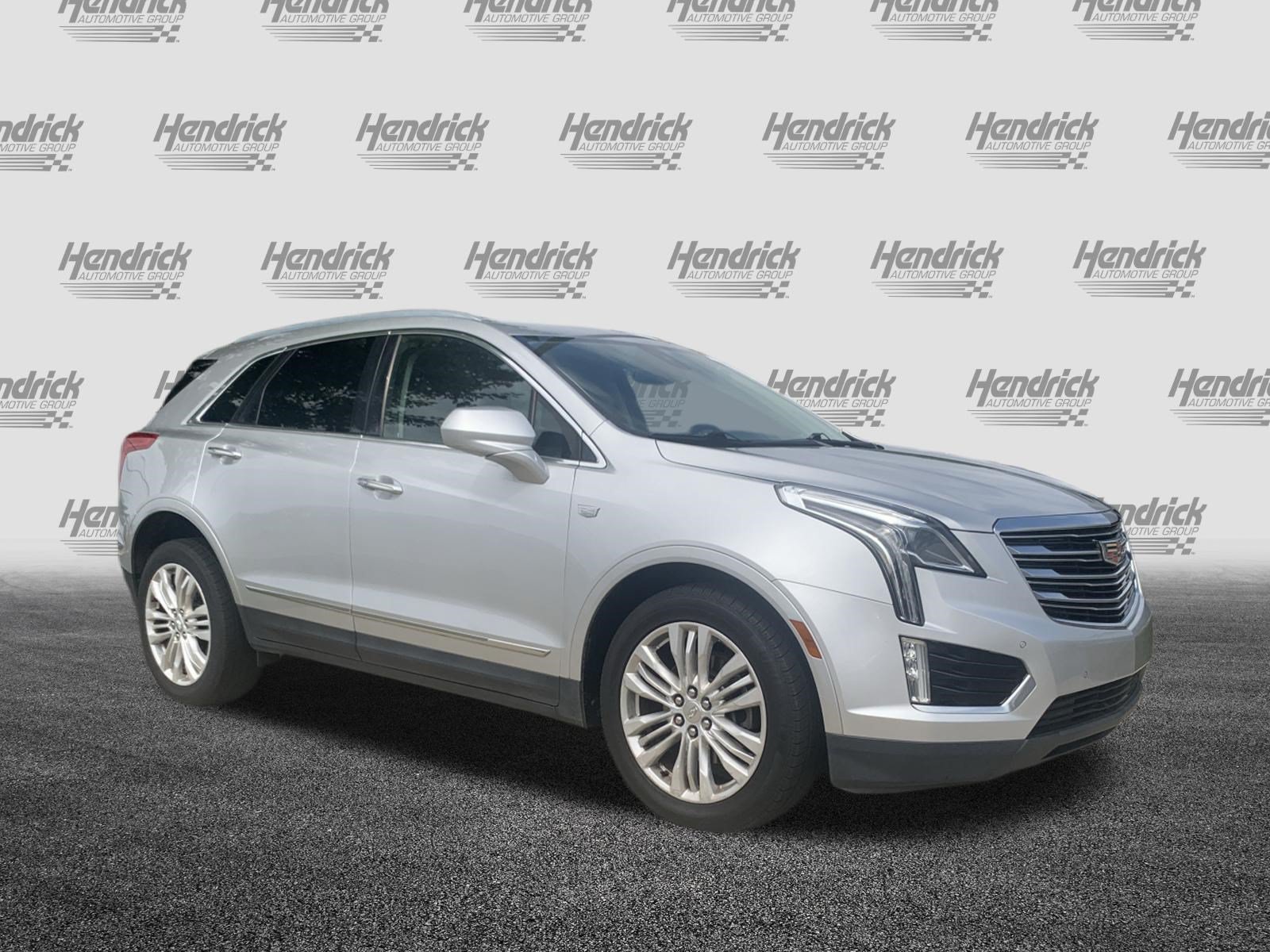 Used 2018 Cadillac XT5 Premium Luxury FWD image 2