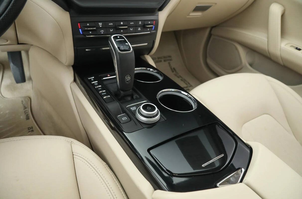 Used 2022 Maserati Ghibli Modena RWD image 12