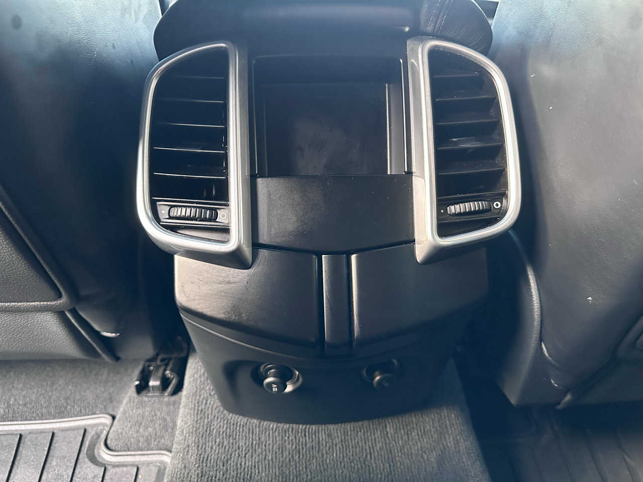 Used 2016 Porsche Cayenne image 41