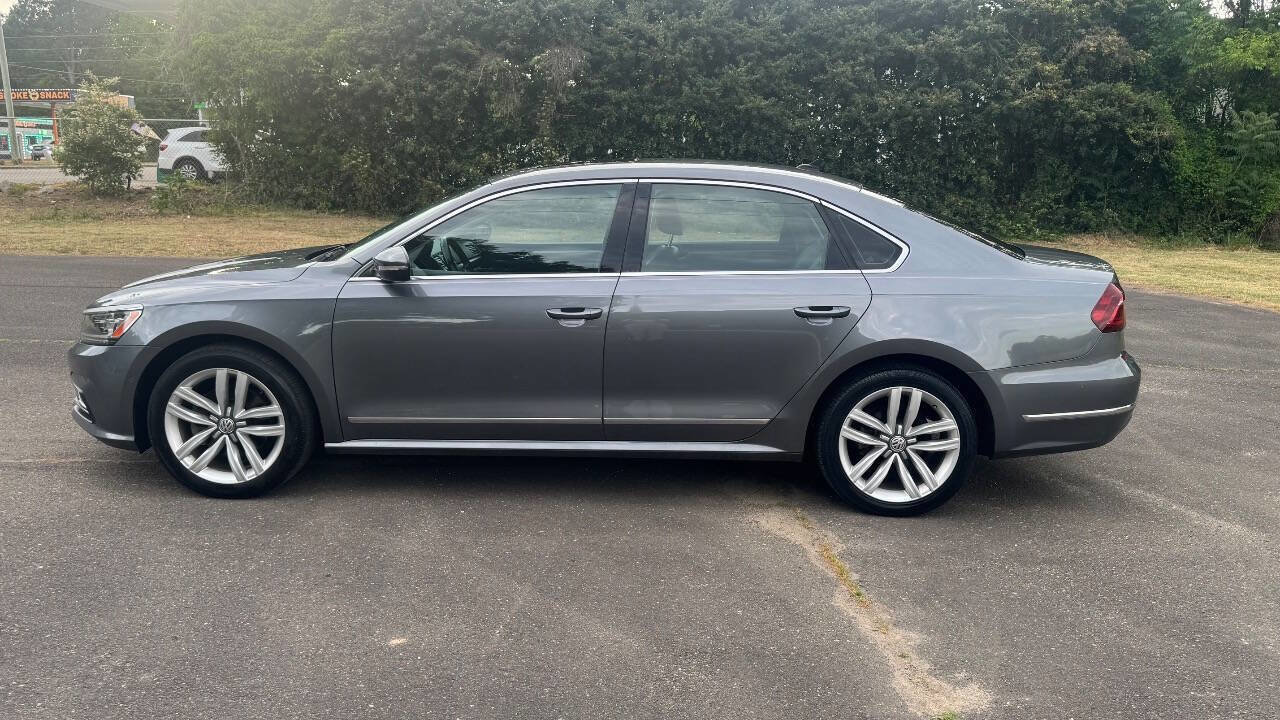 Used 2017 Volkswagen Passat 1.8T SEL Premium FWD image 5