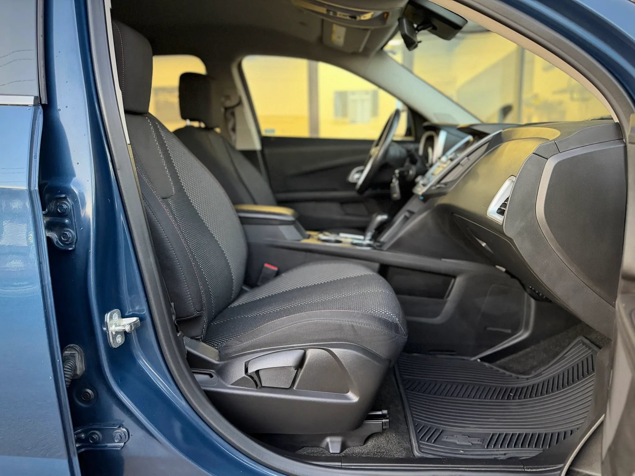 Used 2017 Chevrolet Equinox LT w/ Convenience Package AWD/4WD image 16
