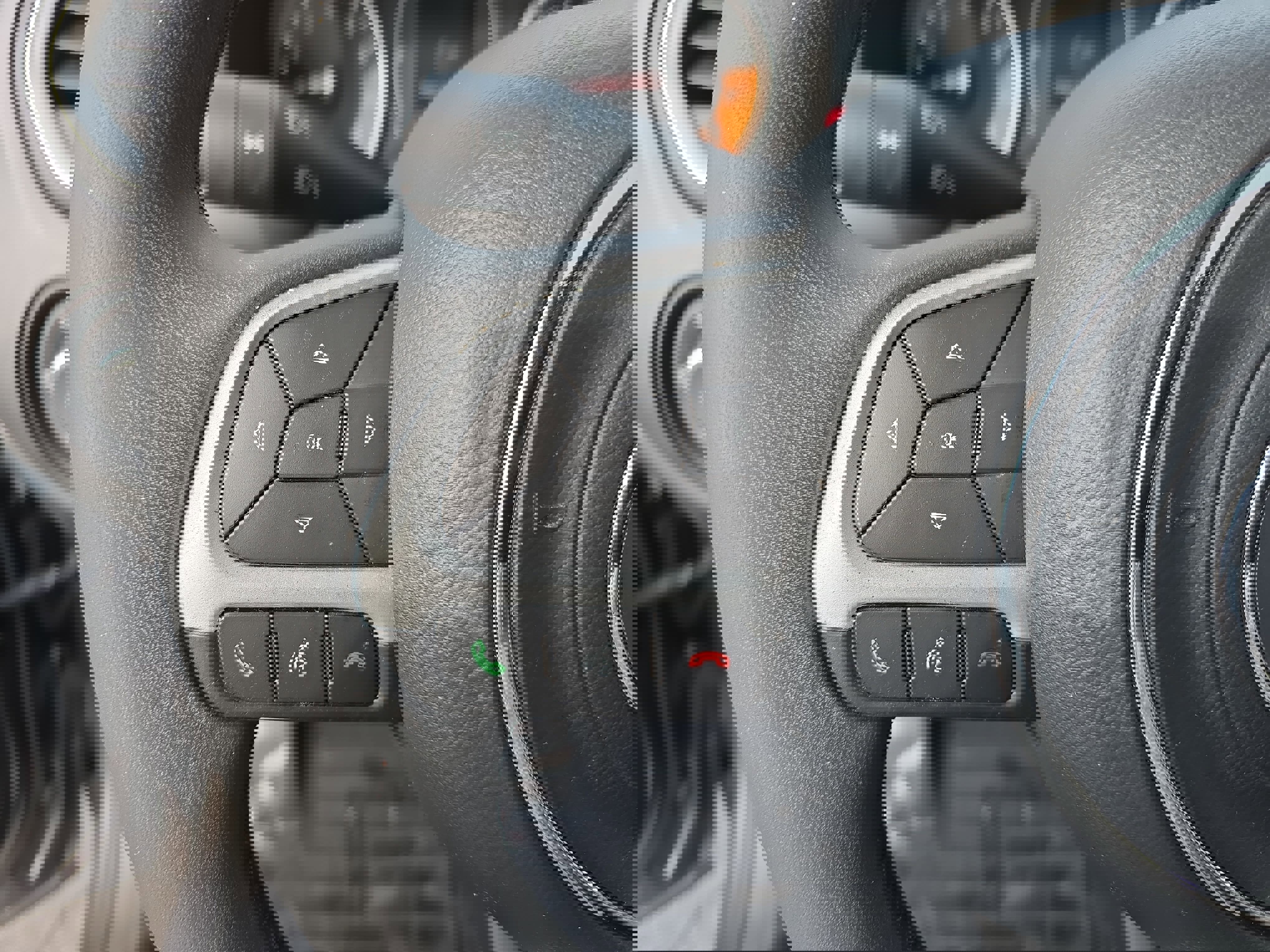 Used 2020 Jeep Renegade Latitude w/ Popular Equipment Group image 17