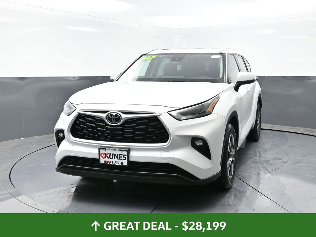 Used 2023 Toyota Highlander XLE image 8