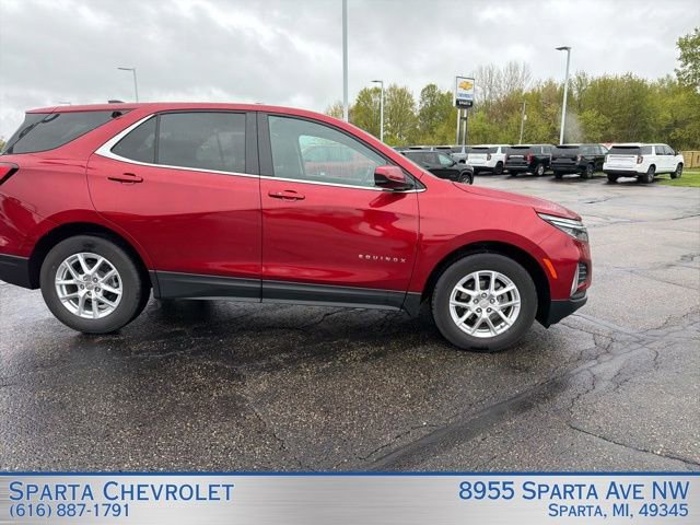 Used 2024 Chevrolet Equinox LT w/ LPO, Floor Liner Package FWD image 2