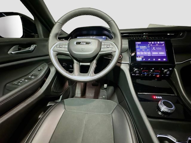 New 2025 Jeep Grand Cherokee Altitude image 27