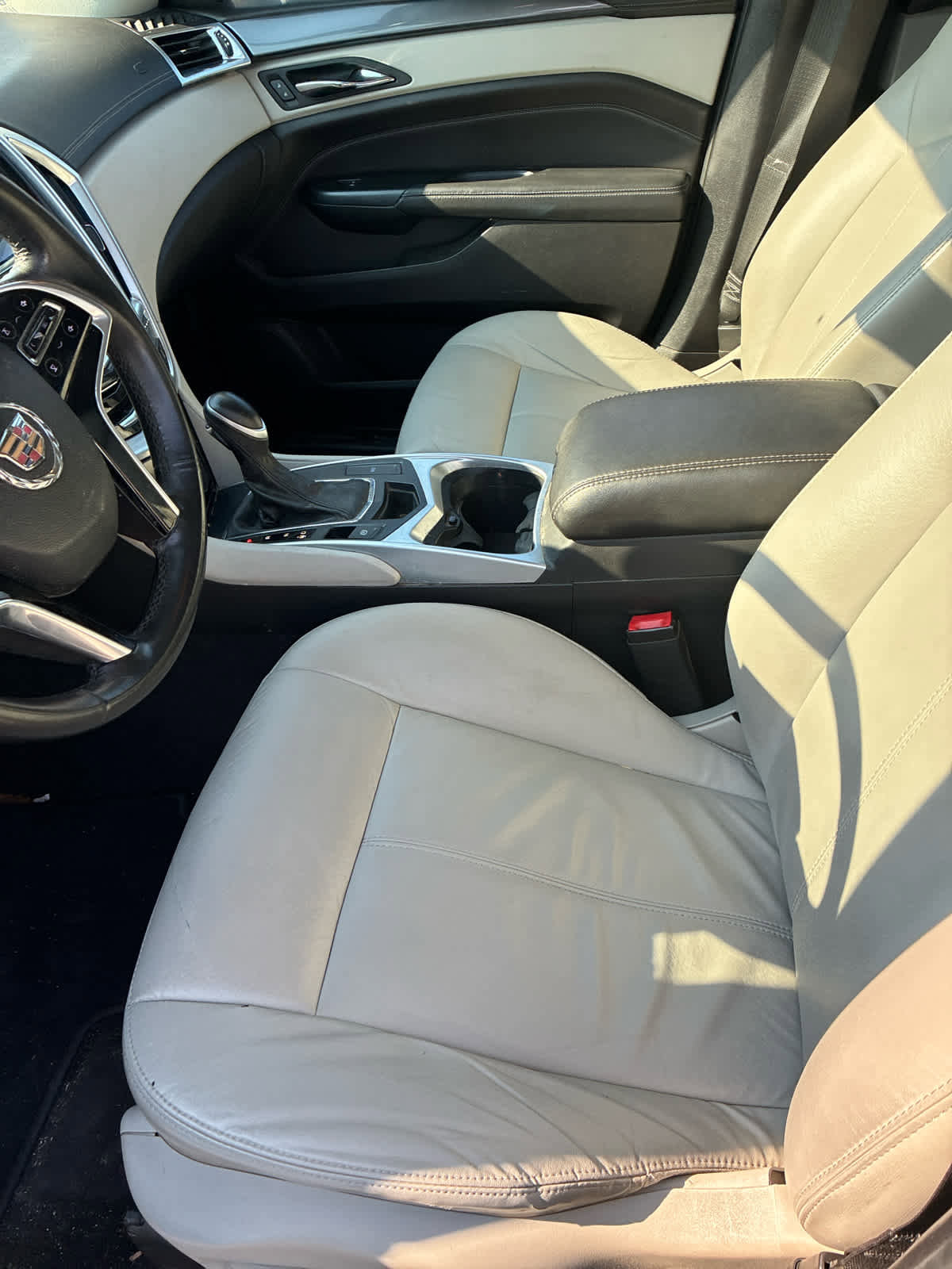 Used 2016 Cadillac SRX FWD image 4