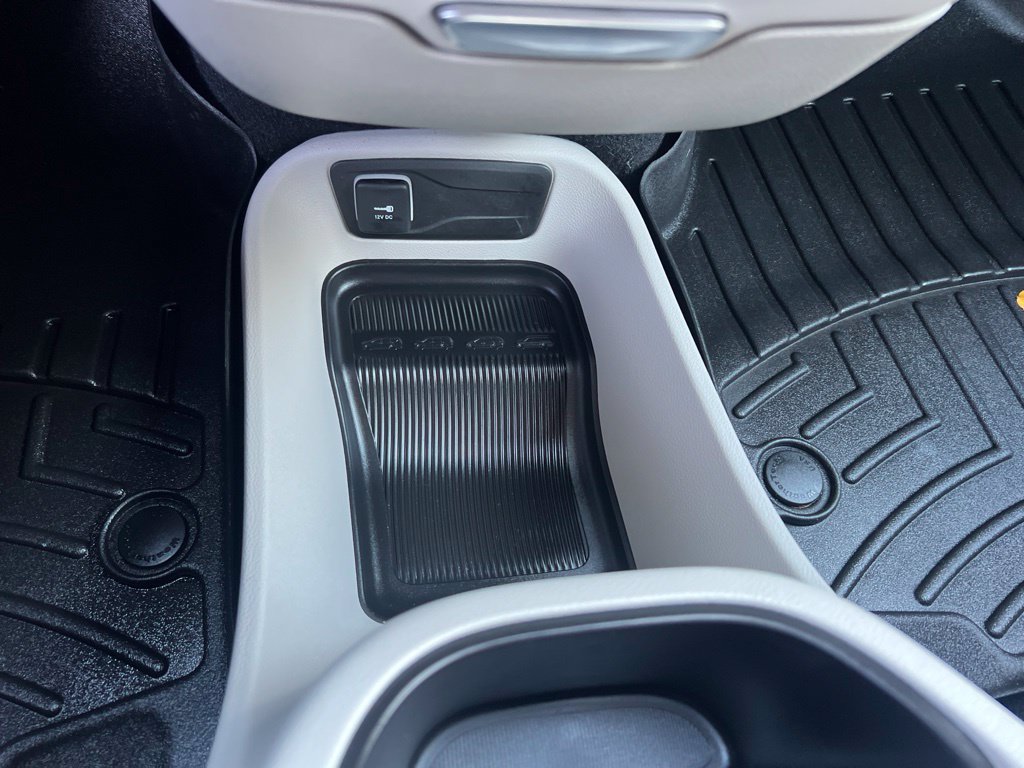 Used 2024 Chrysler Pacifica Touring-L FWD image 50