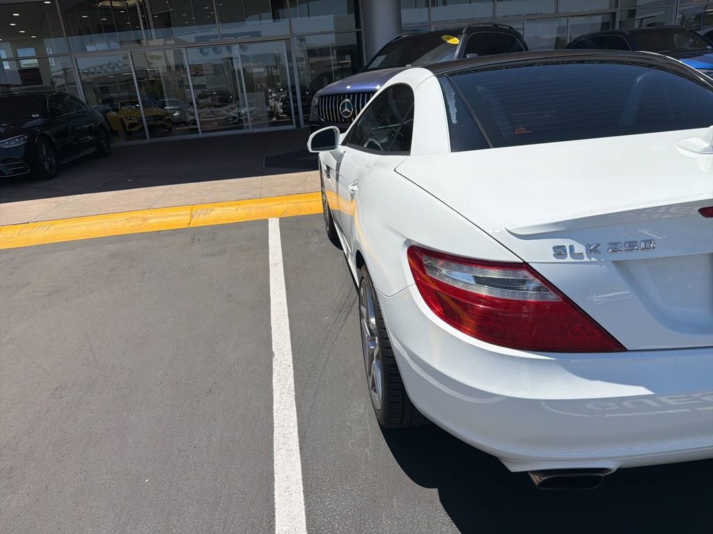 Used 2015 Mercedes-Benz SLK 250 image 3