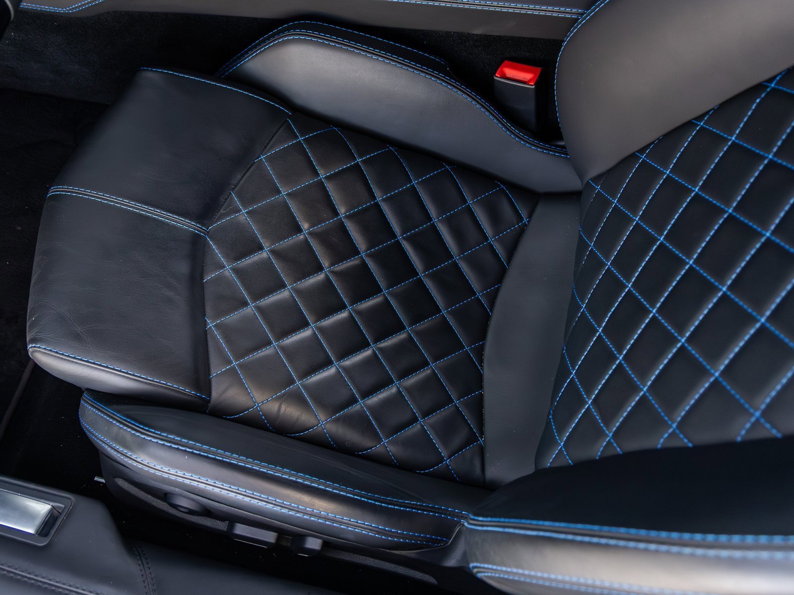 Used 2018 Lamborghini Aventador S image 29