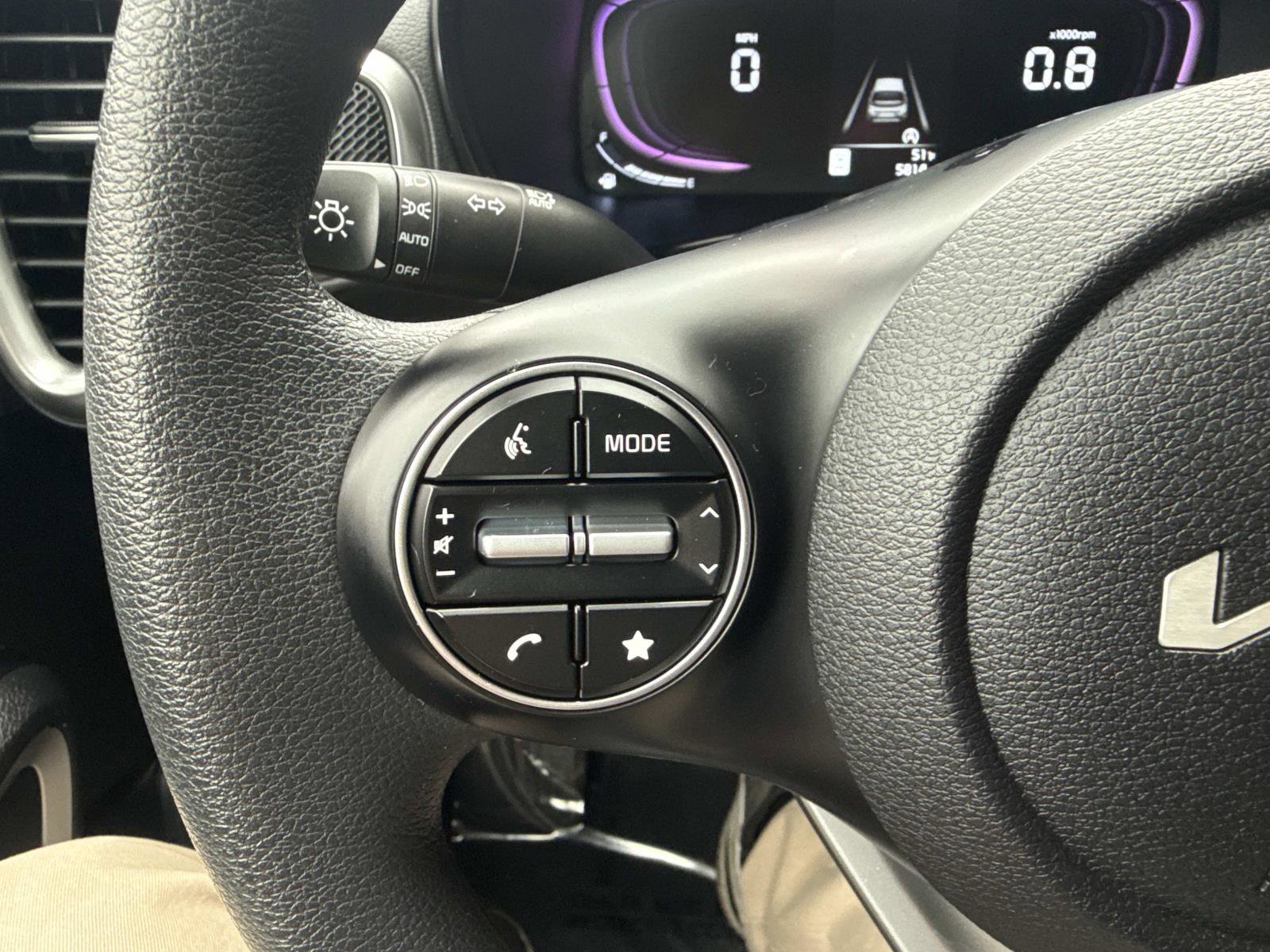 Used 2025 Kia Soul LX image 27