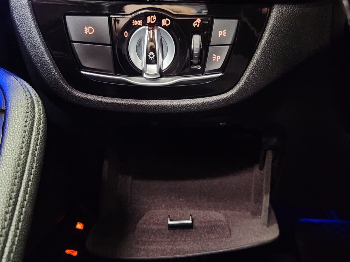 Used 2018 BMW 530e RWD image 40