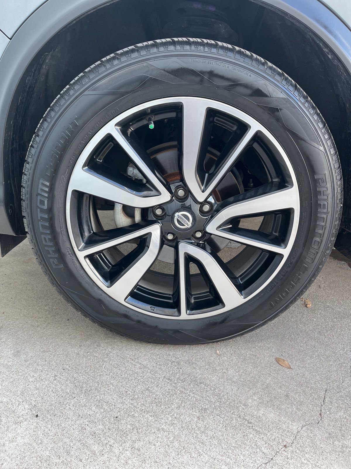 Used 2018 Nissan Rogue Sport SL FWD image 25
