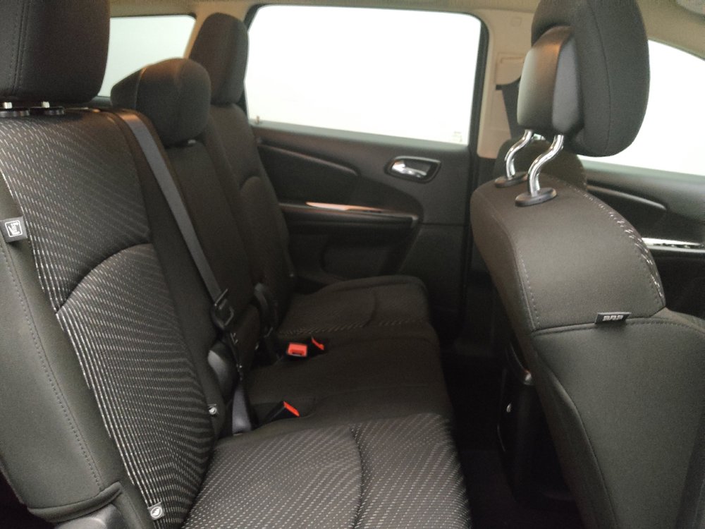 Used 2020 Dodge Journey SE w/ Blacktop Package FWD image 19