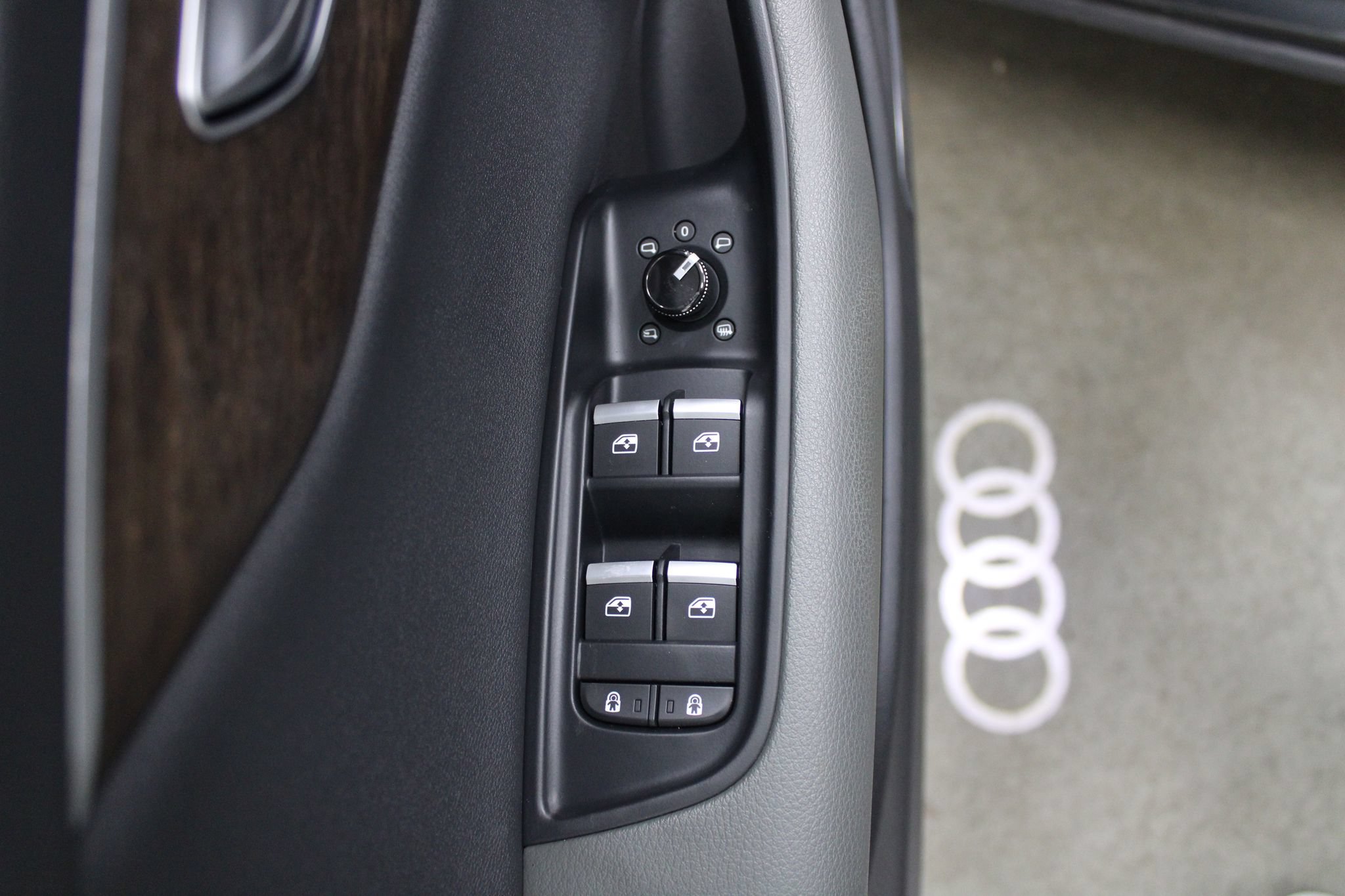 Used 2020 Audi Q8 Premium Plus AWD/4WD image 14