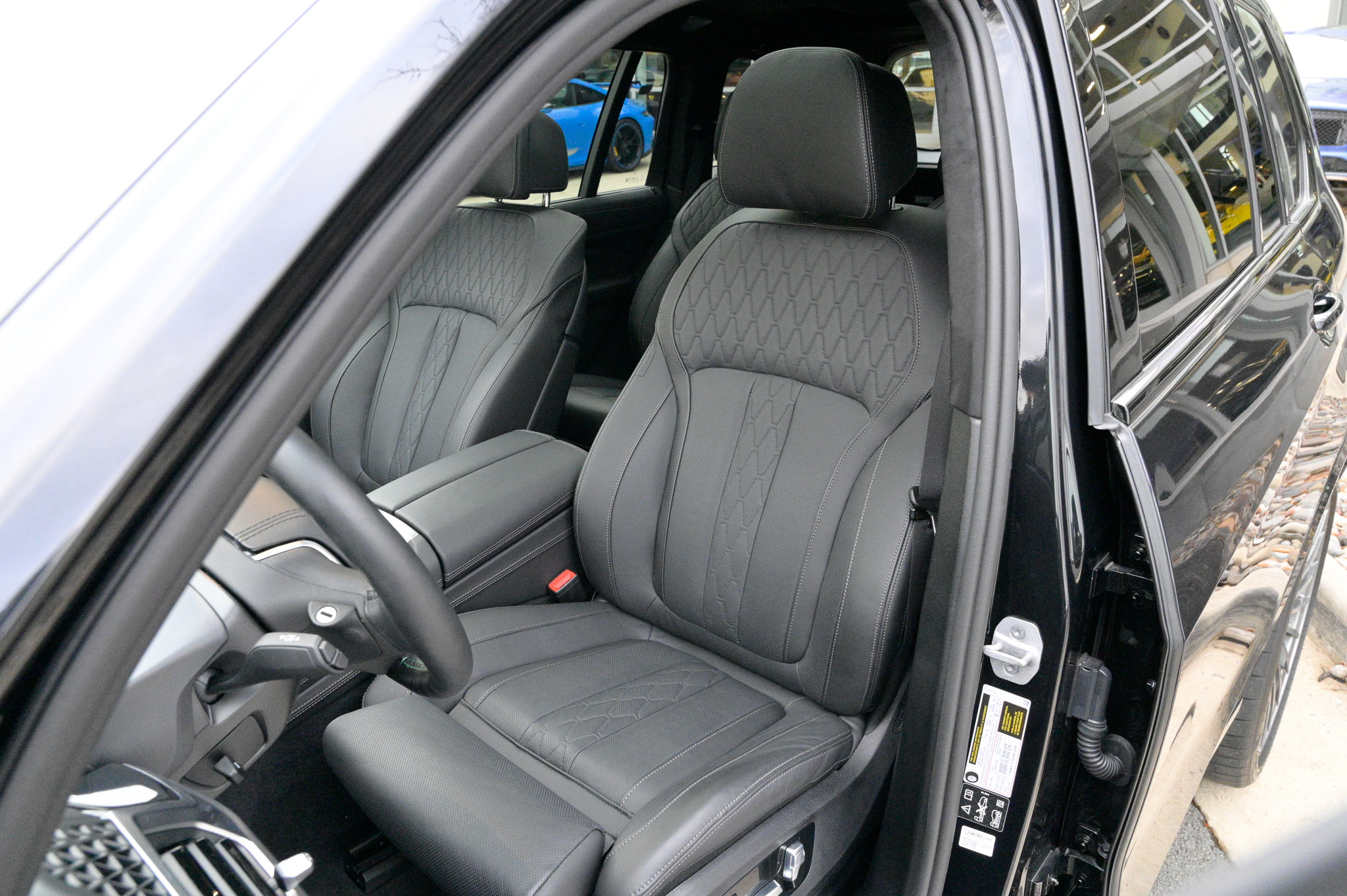 Used 2025 BMW ALPINA XB7 image 19