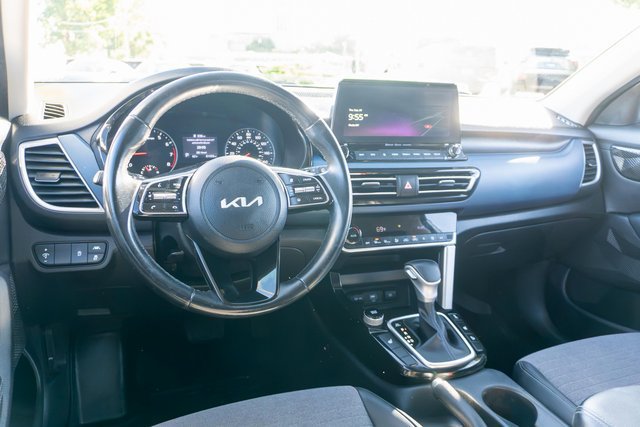 Used 2023 Kia Seltos S w/ Navigation Package AWD/4WD image 12