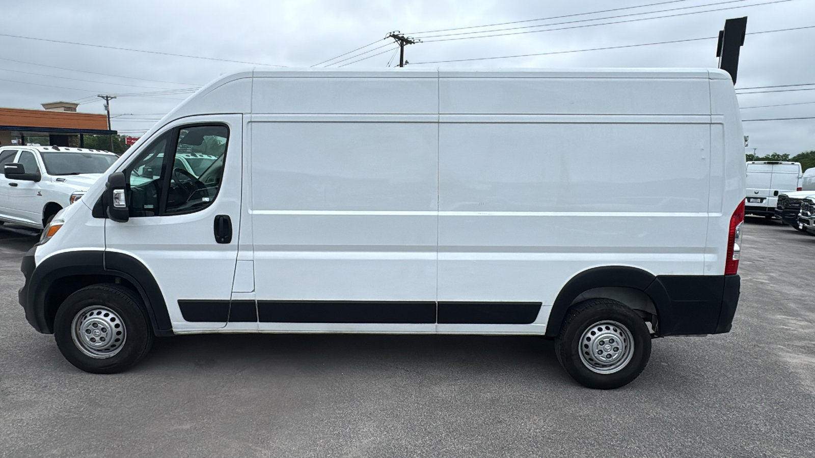 Used 2025 RAM ProMaster 2500 w/ Convenience Group FWD image 8