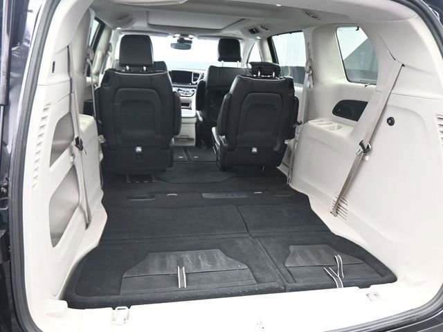 Used 2024 Chrysler Pacifica Limited image 15