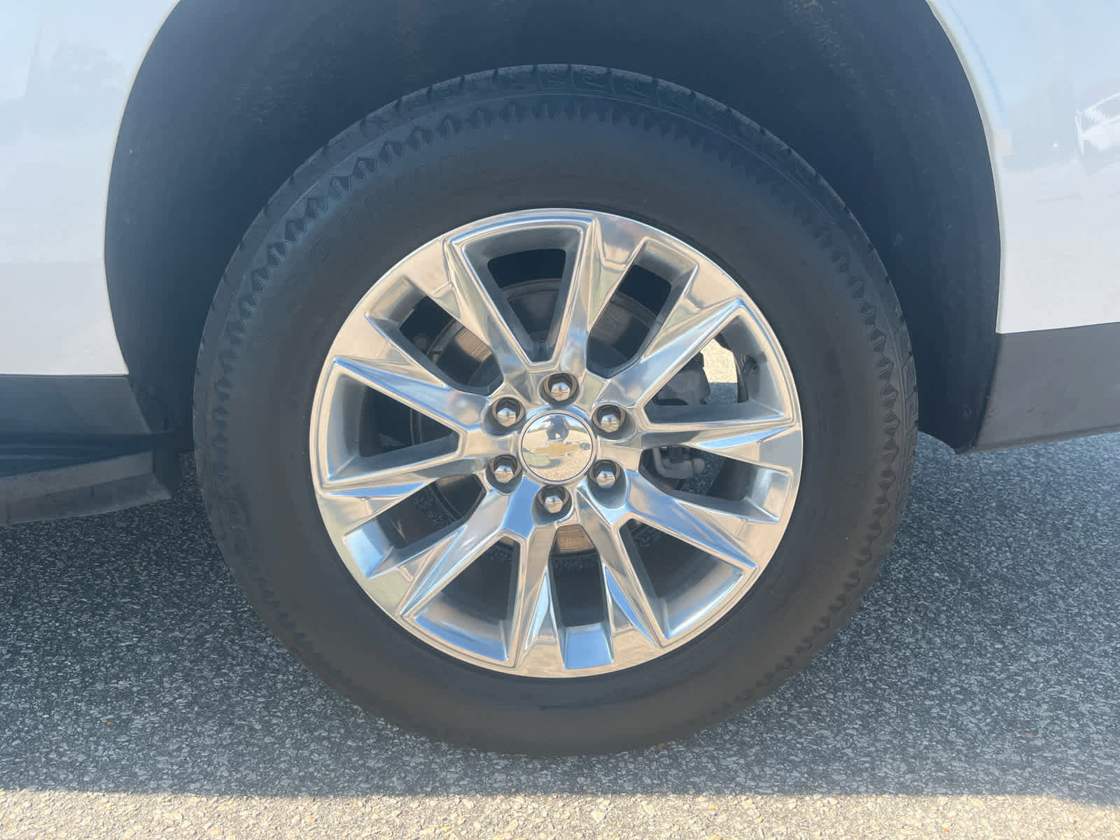 Used 2023 Chevrolet Suburban Premier image 32