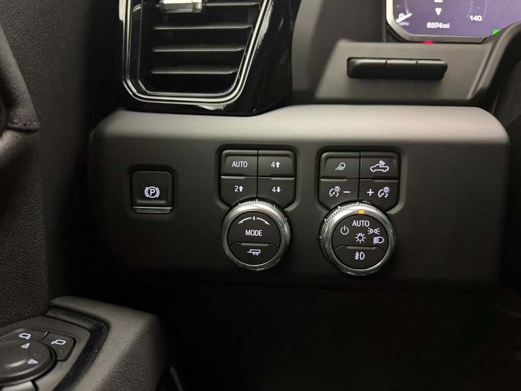 Used 2026 GMC Sierra 3500 AT4 w/ AT4 Premium Plus Package AWD/4WD image 16