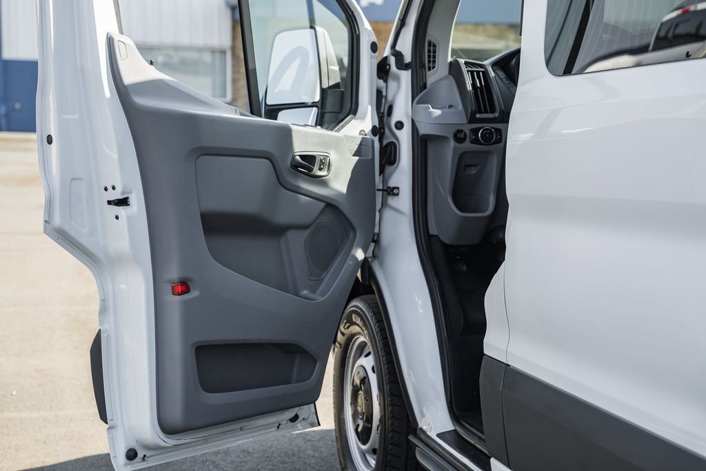 Used 2016 Ford Transit 350 XL image 32