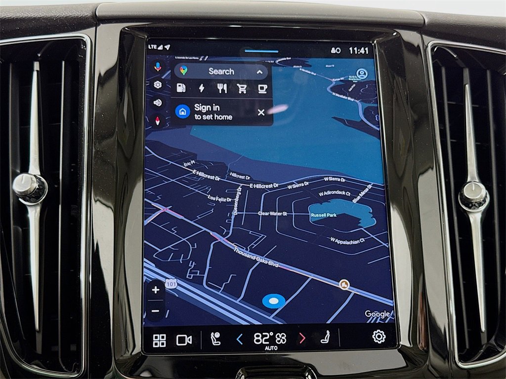 Used 2025 Volvo XC60 T8 Plus w/ Protection Package Premier image 13