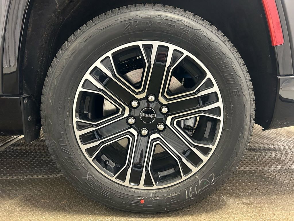 New 2026 Jeep Grand Wagoneer L 4WD image 31