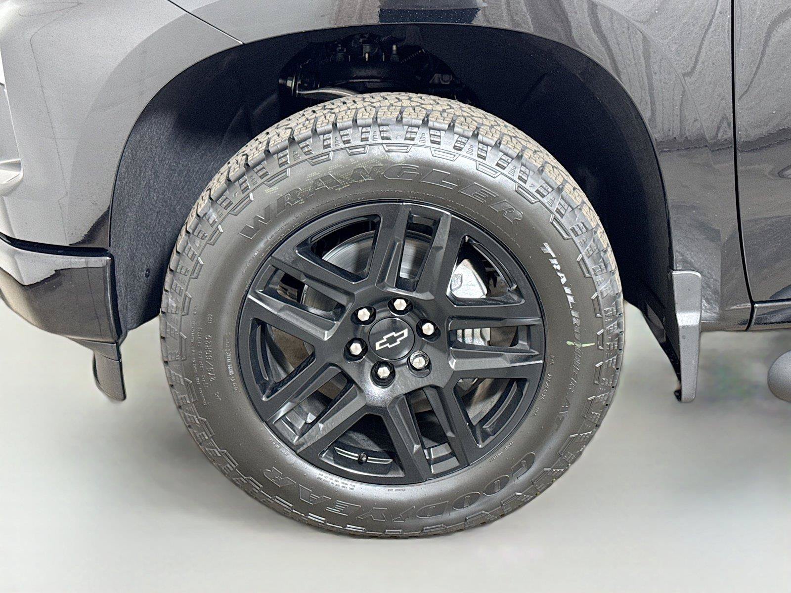 New 2026 Chevrolet Silverado 1500 Custom w/ Turbomax Blackout Package AWD/4WD image 19