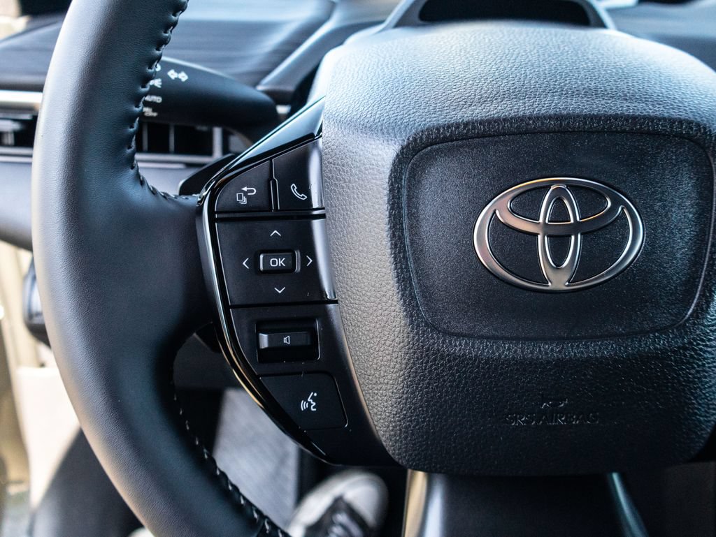 Used 2026 Toyota C-HR AWD/4WD image 32
