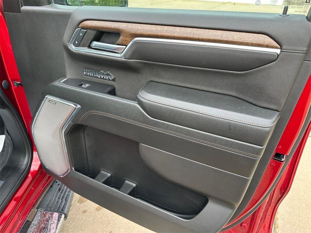 Used 2024 Chevrolet Silverado 1500 High Country w/ High Country Premium Package image 28