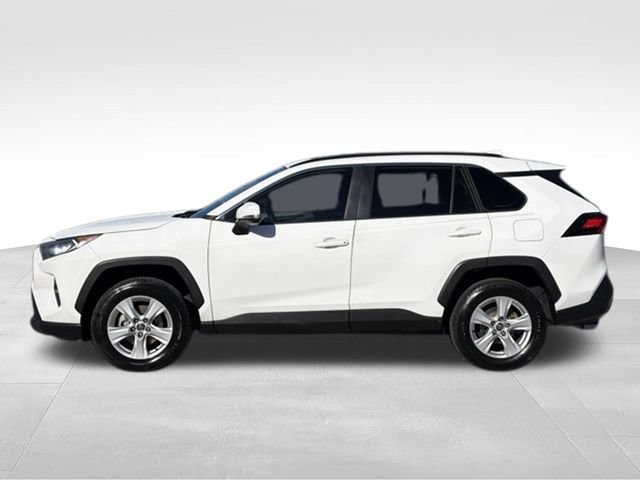 Used 2020 Toyota RAV4 XLE w/ Convenience Package FWD image 2