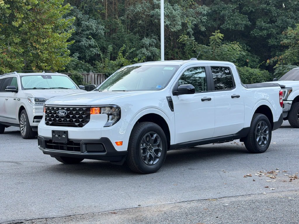 New 2026 Ford Maverick XLT w/ Equipment Group 301A AWD/4WD image 3