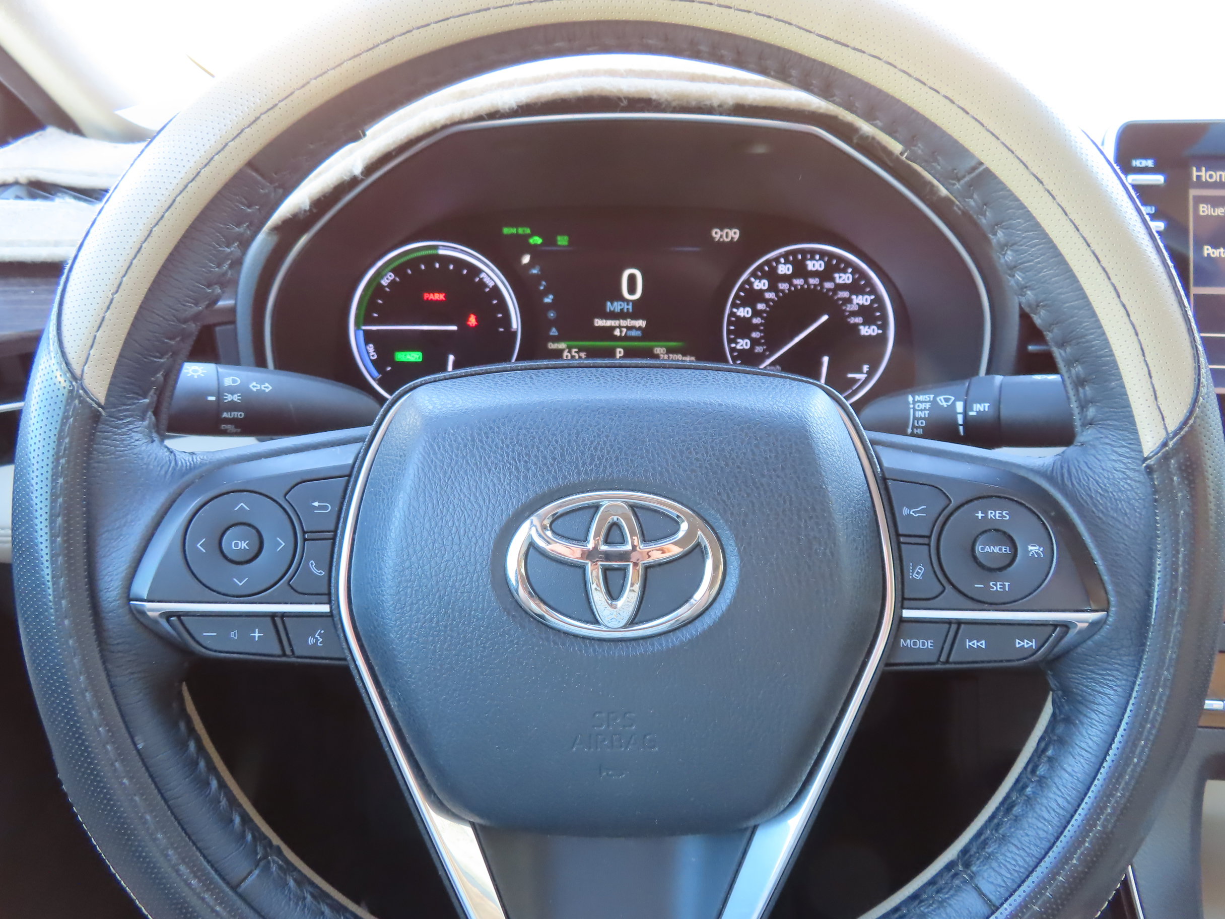 Used 2021 Toyota Avalon XLE image 16