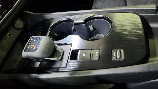Certified 2023 Nissan Rogue SV FWD image 16