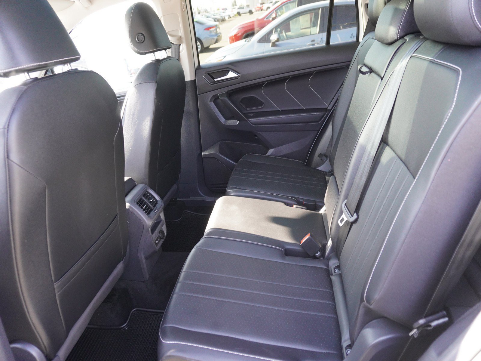 Used 2023 Volkswagen Tiguan SE AWD/4WD image 14