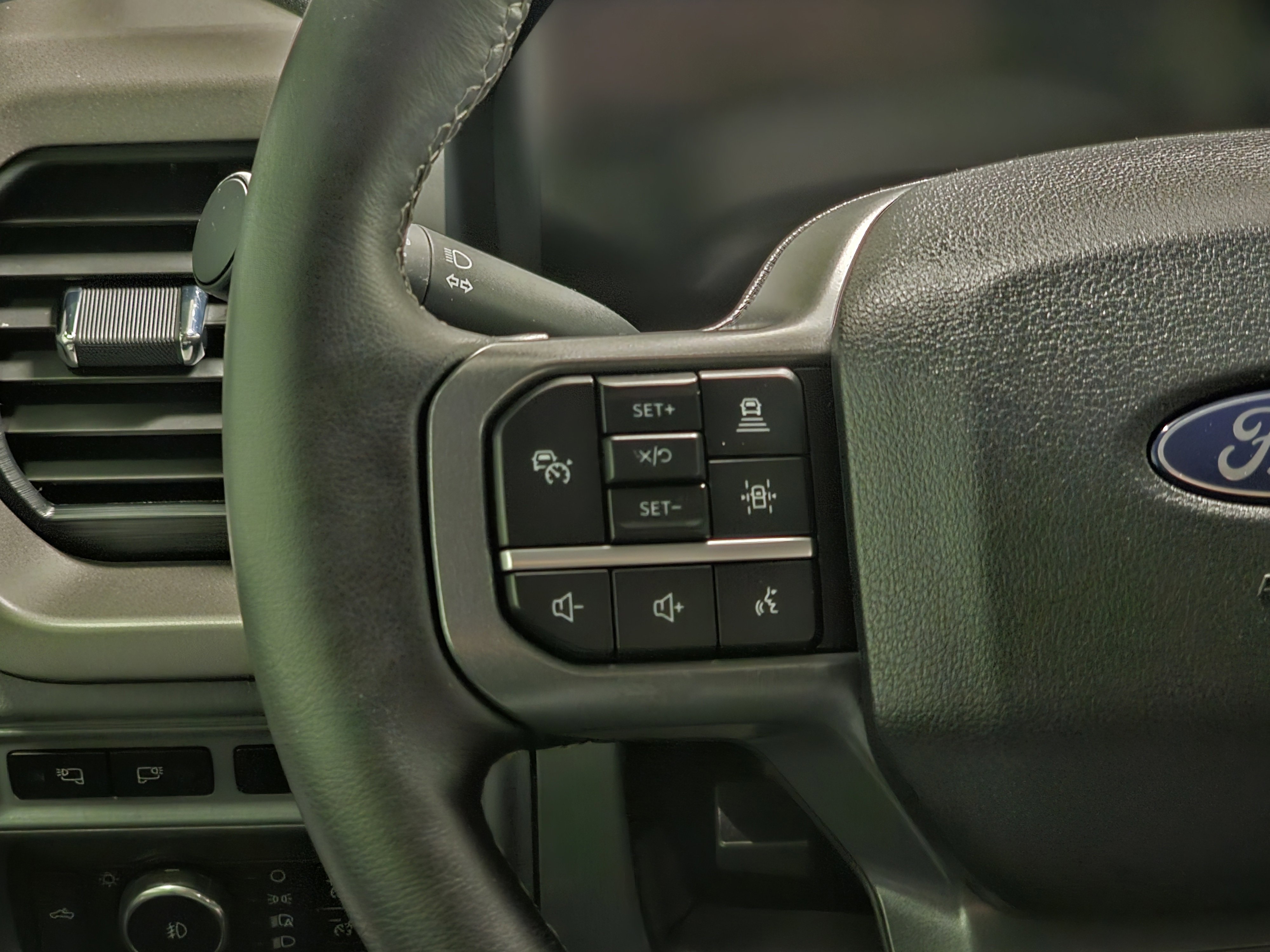 Used 2024 Ford F150 XLT w/ Equipment Group 302A MID image 23