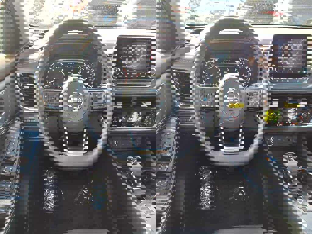 Used 2022 Nissan Rogue SV w/ SV Premium Package image 14