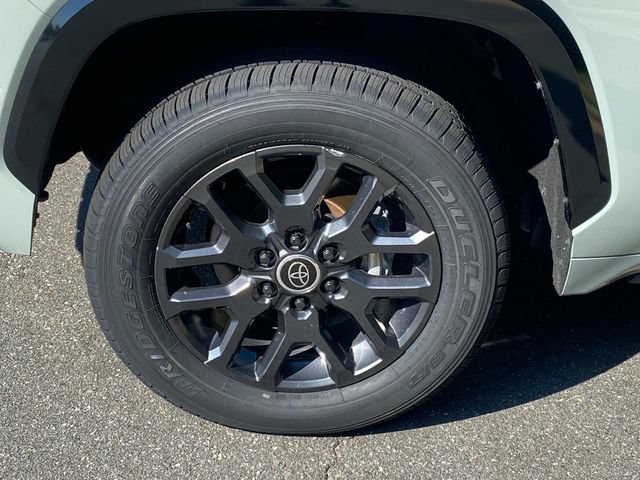 Used 2024 Toyota Tundra Platinum AWD/4WD image 6