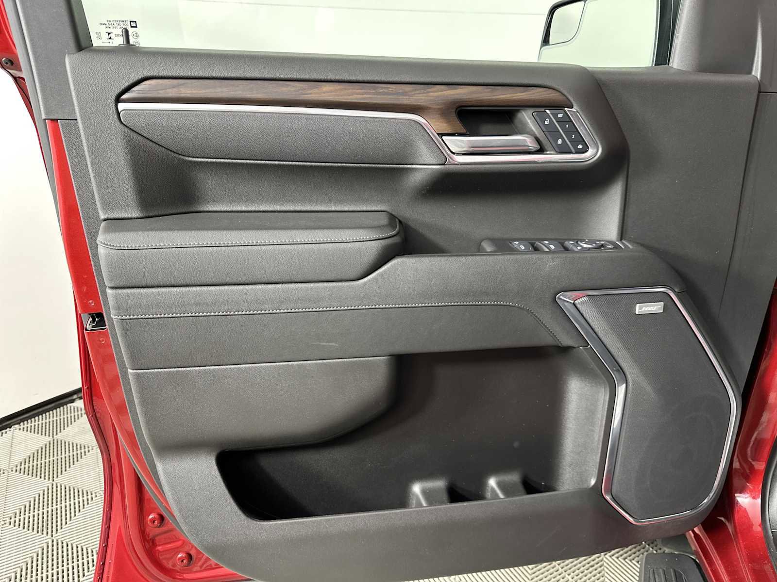 Used 2024 GMC Sierra 1500 SLT w/ SLT Premium Package image 16