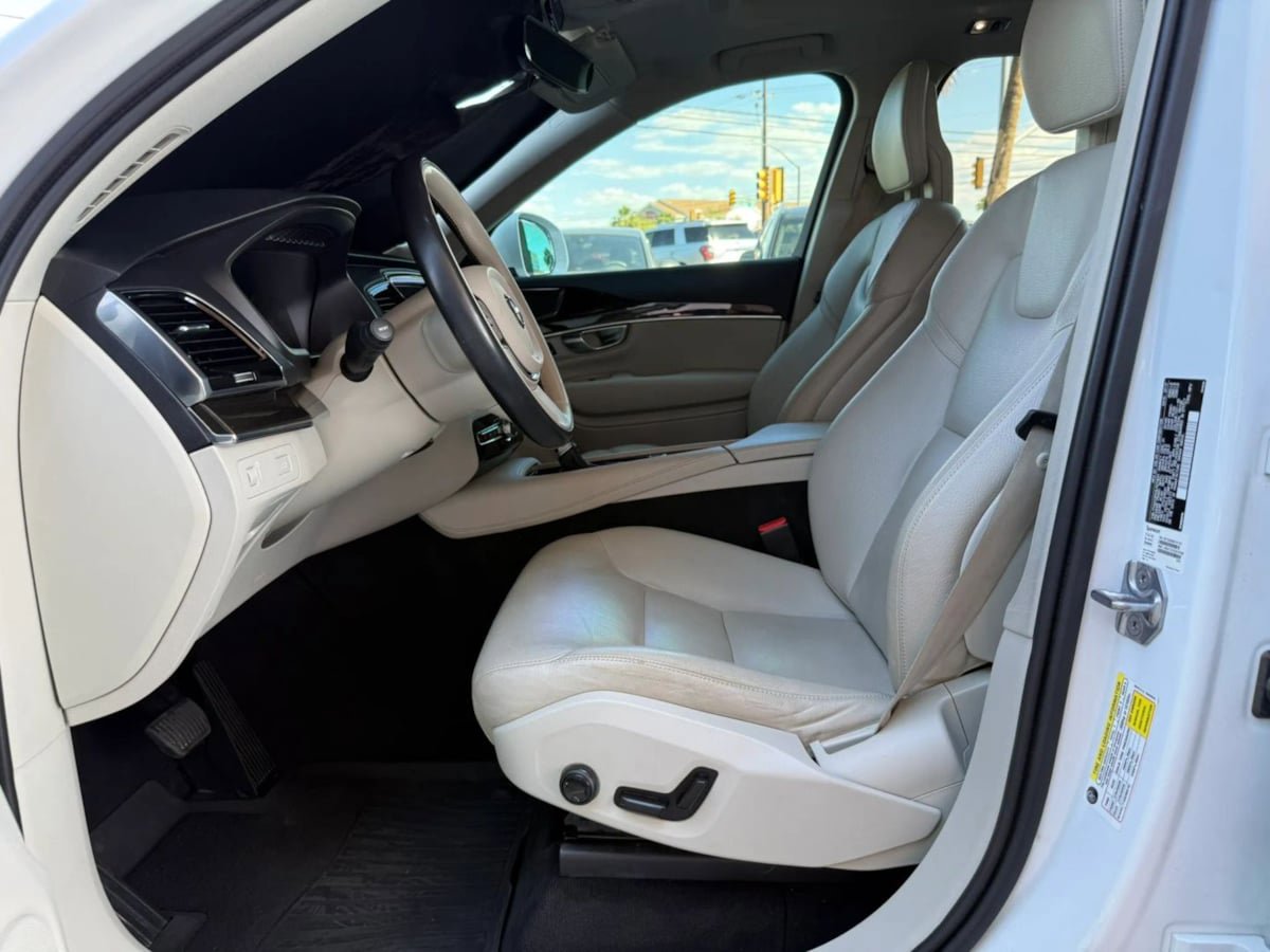 Used 2018 Volvo XC90 T6 Momentum w/ Convenience Package AWD/4WD image 41