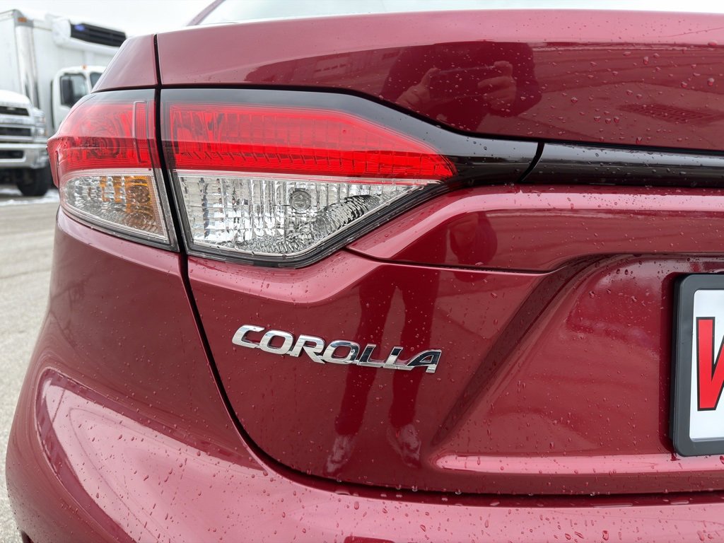Used 2025 Toyota Corolla Hybrid Sedan image 18