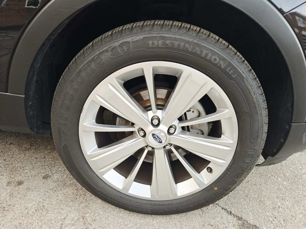 Used 2019 Ford Explorer Limited w/ Class III Trailer Tow Package FWD image 18