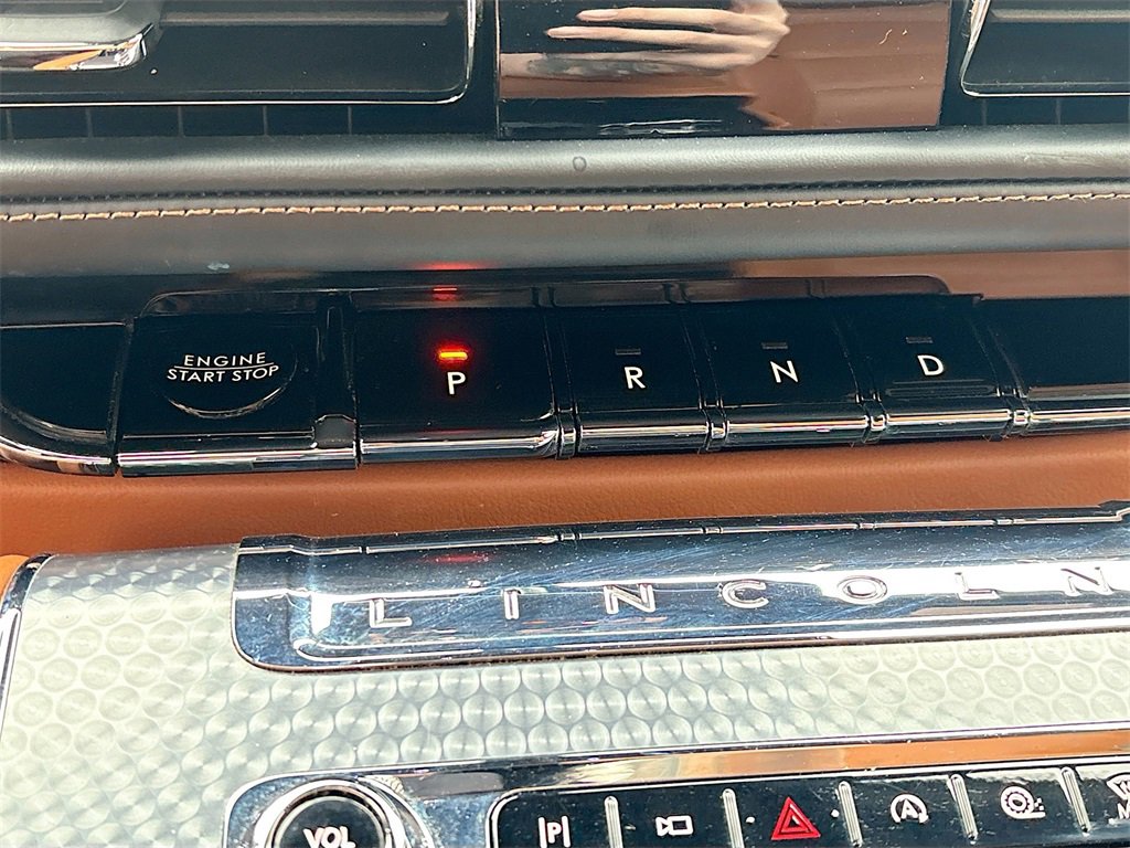 Used 2025 Lincoln Aviator Black Label w/ Jet Appearance Package image 17