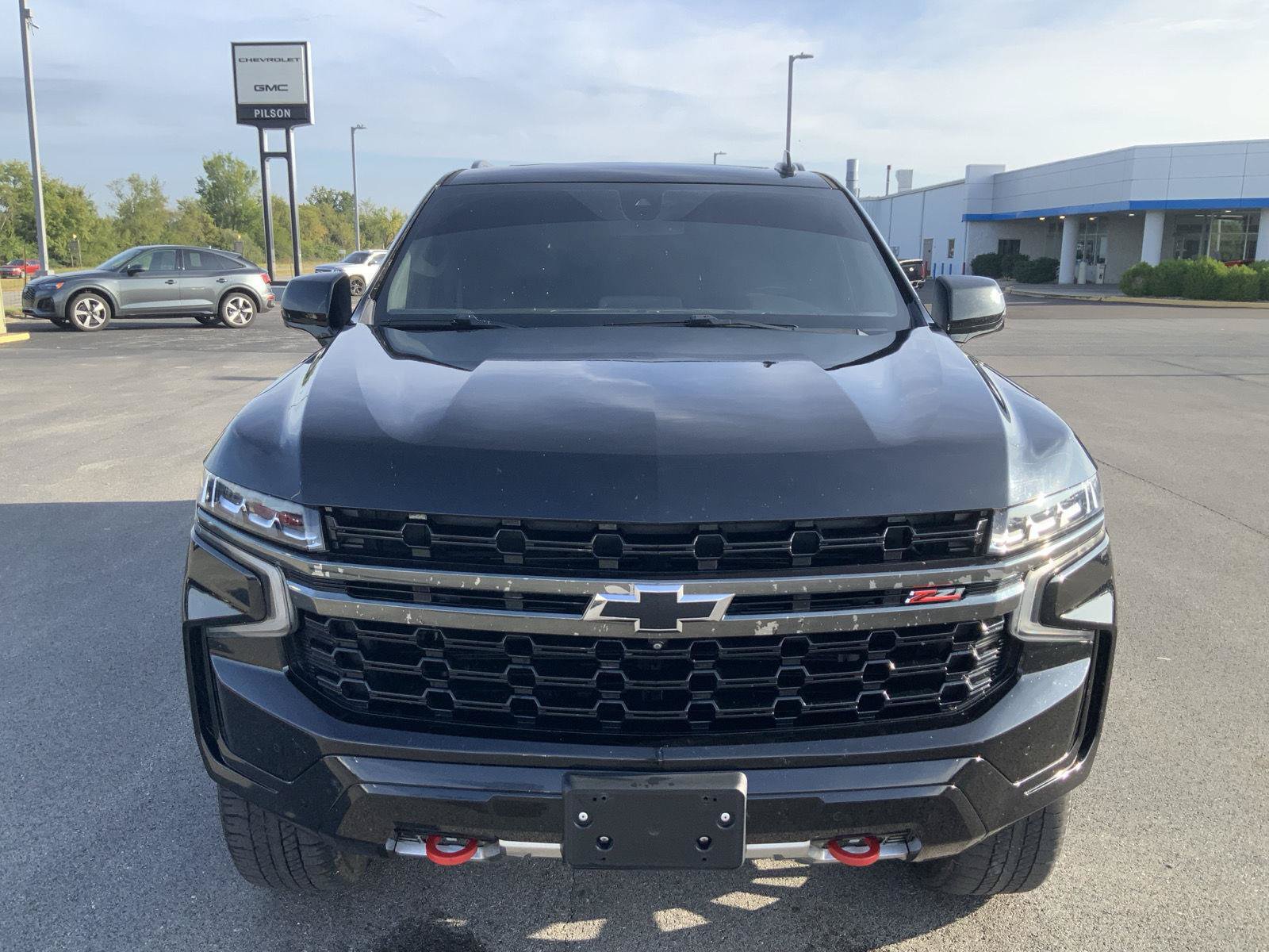 Used 2021 Chevrolet Tahoe Z71 w/ Luxury Package AWD/4WD image 3